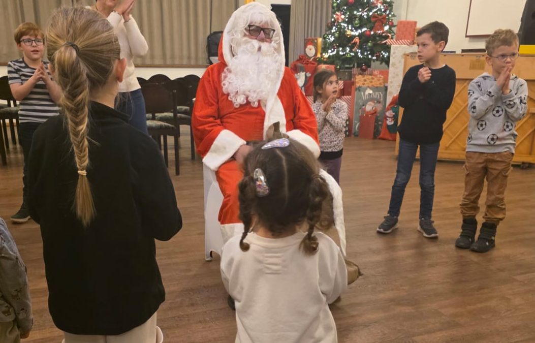 Spaßige Kinderweihnachtsfeier