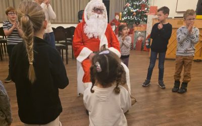 Spaßige Kinderweihnachtsfeier